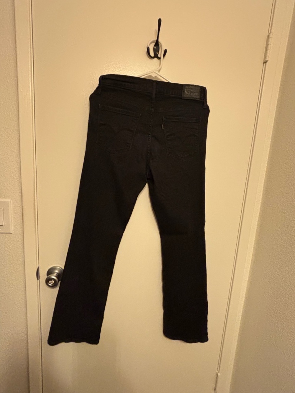 Levi’s 315 Shaping Bootcut Jeans Bundle
Size W29 L29